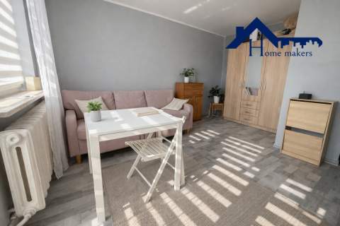 Kawalerka 30,9 m po remoncie oddzielna kuchnia