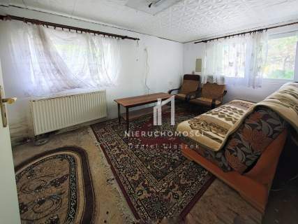 DOM W MIEJSCOWOŚCI FOLUSZ