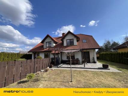 Piękny dom przy lesie pod Górą Kalwarią