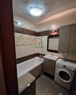 Trzy pokoje z oddzielną kuchnią, garaż