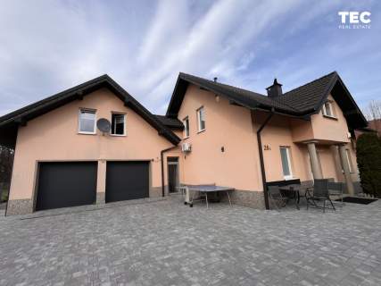 Dom 220 m Garaż 2-stan. Działka 18 ar l