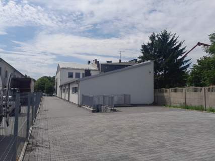 Budynek handlowo-usługowy 492m2 z dużym parkingiem
