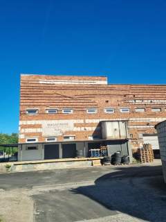 Sprzedam hale, magazyny, lokale biurowe 12815 m2