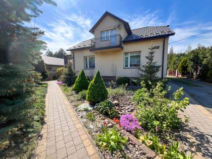 Dom po remoncie 106,5m2 działka 2873m2 choinki