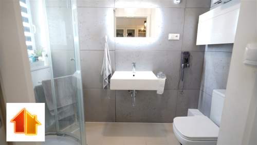 Piętrowy apartament z garażem w centrum