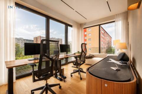 Penthouse na dachu z tarasem w sercu Powiśla