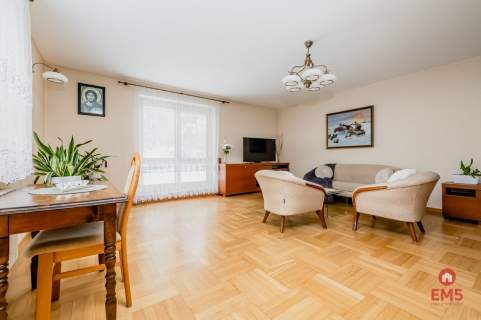 Posiadłość 2500m2 Zadbany Dom z Lasem