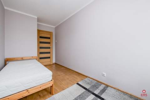 3 pokoje oddzielna kuchnia blisko UMB i USK