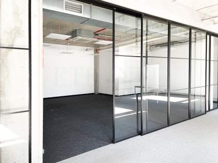 Powierzchnia biurowo-usługowa 230m2 piwnice 600m