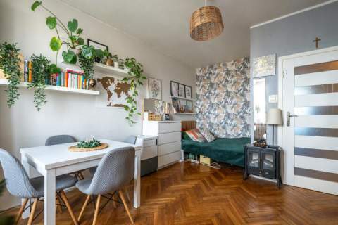 Centrum 2 pok. w rozkładzie balkon osobna kuchnia parking