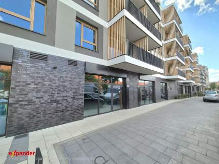 Lokal na Starym Mieście w apartamentowcu nad rzeką
