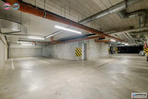 Zadbane 3 pok. z hala garażową