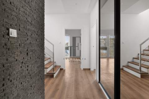 100 metrowy taras na dachu i 2 poziomy o pow 103m2