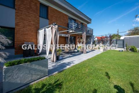 Nowoczesny apartament - rewelacyjny ogródek 200 mk