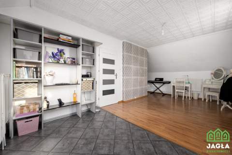 150 m2 Dom z Ogrodem Zimowym i 70 m2 Budynek Gosp.