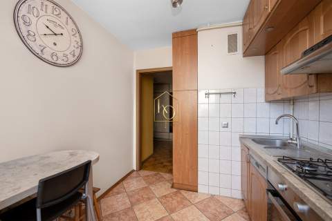Rozkład 3 pokoje, osobna kuchnia piwnica 10m2