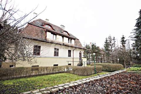 Willa poniemiecka w Darłowie 350 m2