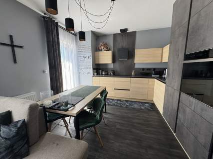 Apartament z dużym tarasem, wyposażony