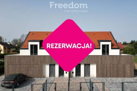 Nowoczesna połowa domu z garażem w Wójtowie