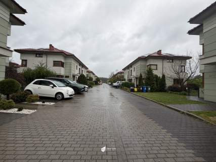 Komfortowy dom 7-pokojowy w zielonej części Wawra