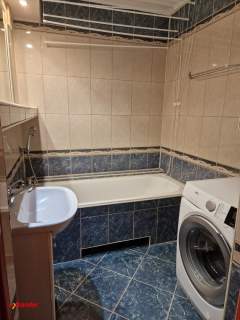 3-pokojowe mieszkanie w wieżowcu z balkonem