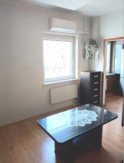 Sprzed. kawalerka 25,5m2. po remoncie, wyposażona.