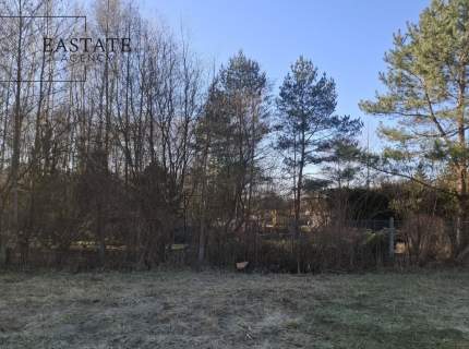 Dom i działki budowlane przy lesie