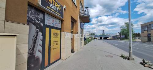 lokal z parkingiem