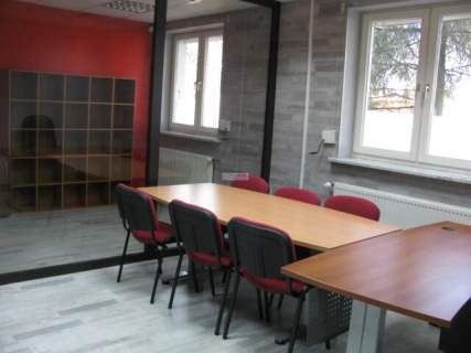 Siedziba firmy handlowej, biuro i magazyn