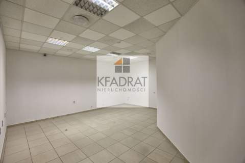 Lokal 55 m2 handlowo -usługowy Mierzyn ,parking