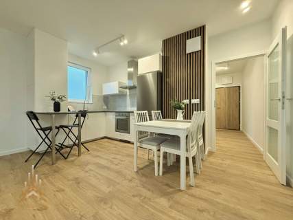 Nowe, 2 pokoje, balkon, 2x garaż, komórka, Gocław