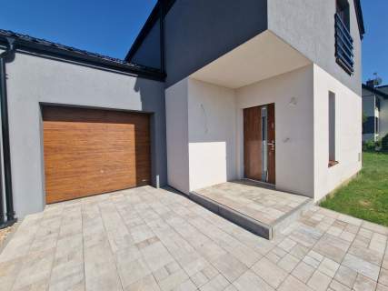 Dom bliźniak 125m2, garaż, ogród, media