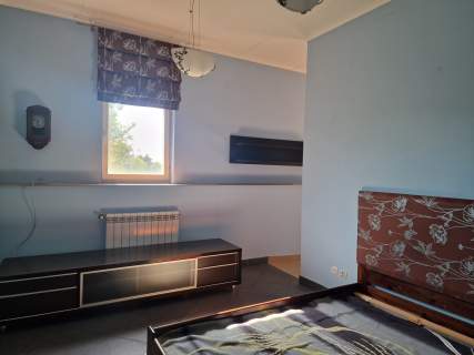 Dom parterowy 242m2, ogród, dwa garaże, wiata