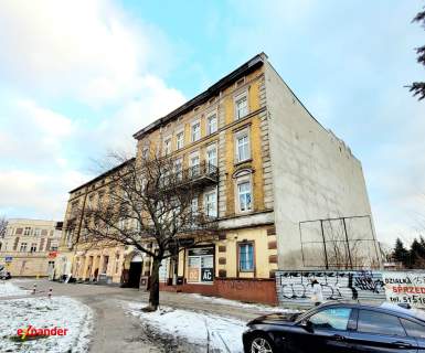 KAMIENICA W CENTRUM 620 M2 18 LOKALI PO REMONCIE