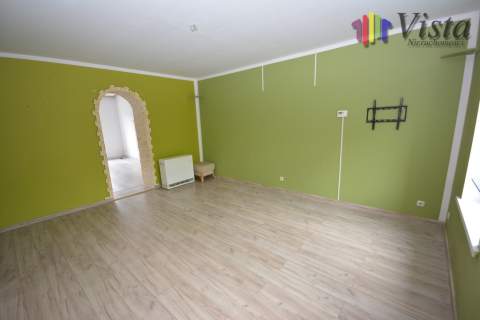 3 pokojowe mieszkanie na 1 piętrze, balkon