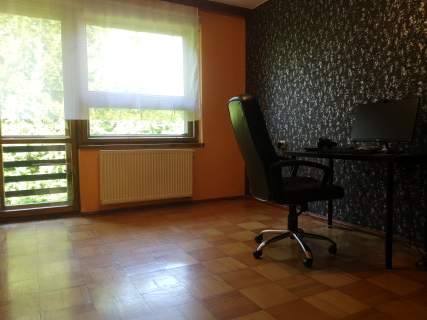 Przestrzenny dom w centrum Żywca z widokiem na góry