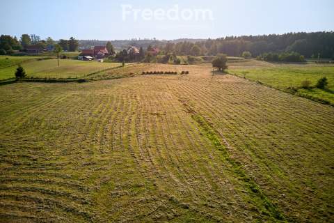 Duża piękna działka z linią brzegową jeziora