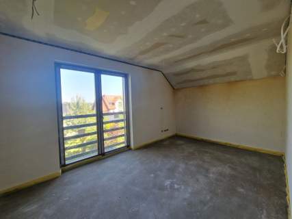 Dom bliźniak 125m2, garaż, ogród, media