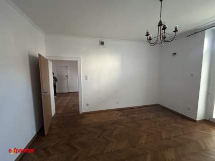 Mieszkanie 3-pokojowe na parterze w centrum miasta