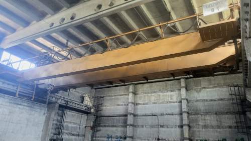 Betonowa hala z suwnicą do wynajęcia na Targówku 