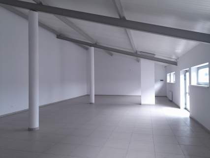 Budynek handlowo-usługowy 492m2 z dużym parkingiem
