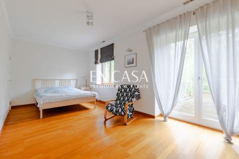 Willa 450 m2 na dużej działce blisko 4500 m2
