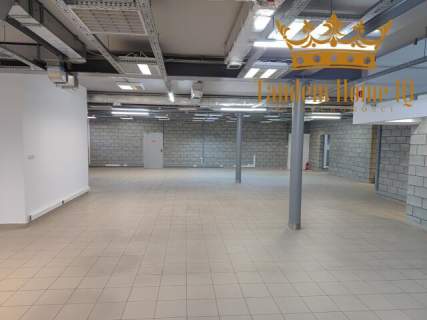 Do wynajęcia magazyn 556m2 , parter budynku ocieplanego - 