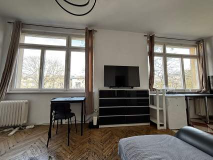 Cicha widna kawalerka Ochota ul. Niemcewicza 7/9