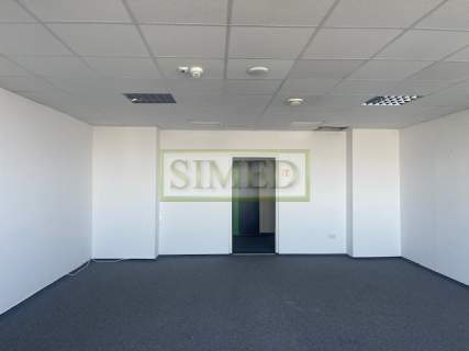 Pofabryczny klimat, recepcja, parking , dostęp24h