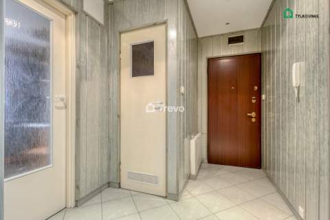 Zamknięty parking 3 pokoje Balkon