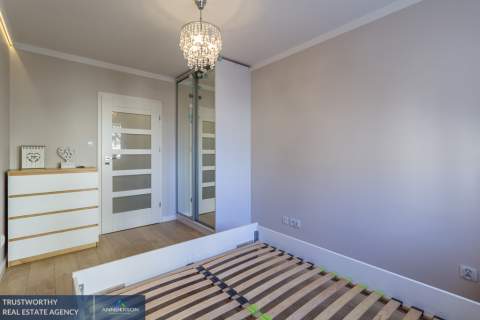 Bieńczyce, 56 m2, 3 pokoje, balkon, garaż, tramwaj
