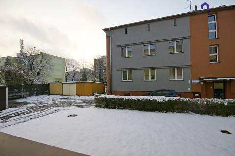 2 POKOJE, GARAŻ MIEJSCE POSTOJOWE 