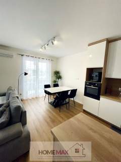 Apartament z prywanym parkingiem i komórką,Bielany