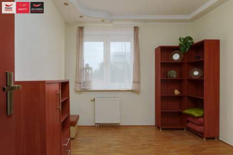 KOMPAKTOWE 2 POKOJE Z DREWNIANYM PARKIETEM